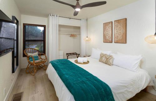 Luxe Boutique-Style Home w/Indoor Hot Tub - Foto 24