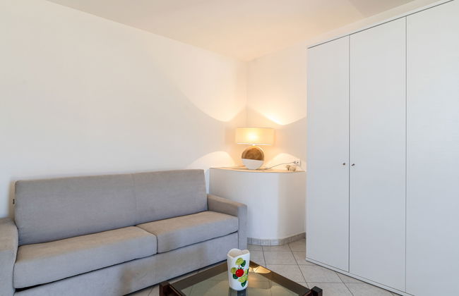 1 bedroom Apartment in San Bartolomeo al Mare with terrace - Photo 9