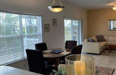 Gorgeous condo with pool view in walking distance to Siesta Key Beaches - Foto 2