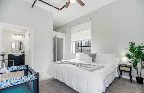 Chic 2BR-Parking, Rooftop,Near Arrowhd & TMobile - Foto 59