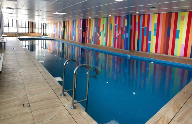 High-End Riverside Home - Foto 18