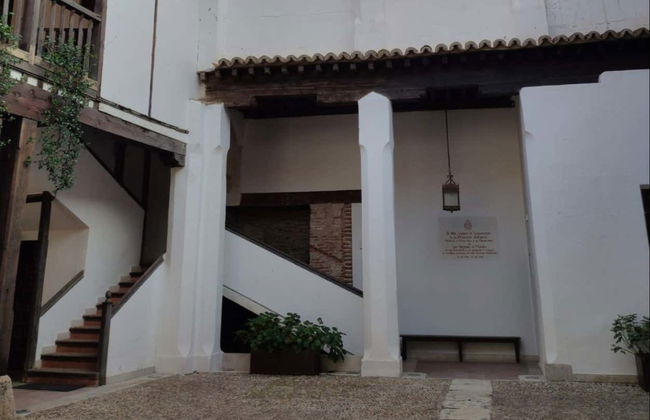 Visita guiada por el antiguo hospital de Antezana - Photo 2