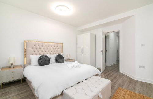 Modern Flat with Parking, 5 Mins to Tube - Photo 3