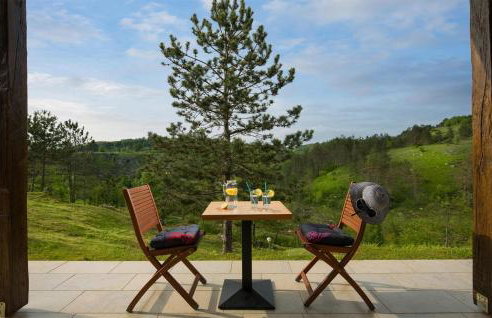 Pet Friendly Home In Trviz With Wifi - Photo 15