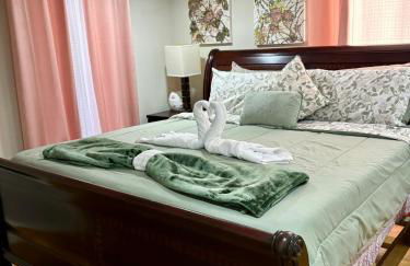 The Lambo Beach Cozy Retreat 2BR 2BA, Near UTMB & Cruise Port - Foto 3