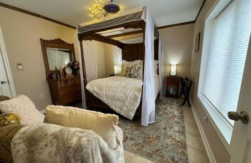 Romantic Getaway or Family Vacay with Mountain Views & Hot Tub - Foto 49