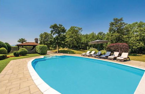 Cozy Home In Viskovo With Wifi - Photo 13