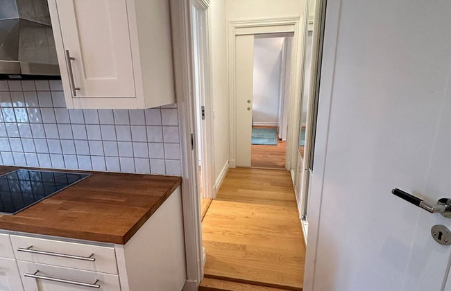 Luxury Apartment in City - Photo 6