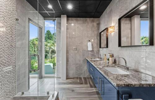 The Glass Mansion w/Optional Boat Rental - Foto 43