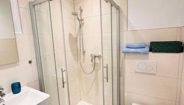 Single-Apartment bis 2 Personen, 27qm in Schleusingen, WLAN, Parkplatz - Foto 2, Shower