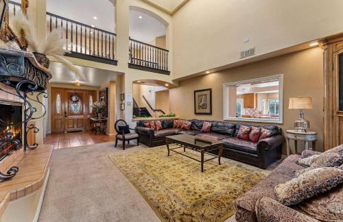 Lakeside Mansion Waterfront 34 beds Boat ramp - Foto 2