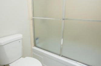 Peaceful Family Friendly 2BR 2BA Entire Apt Unit in Belmont Hill - Foto 11