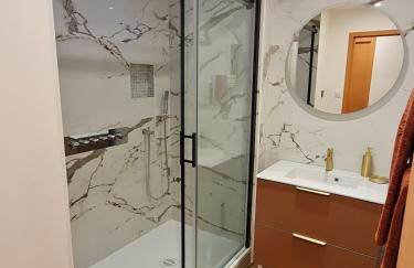 Spa-Sauna-Ciel de pluie tropicale-Champagne Nuit Romantique - Escapade Mâconnaise - Foto 42