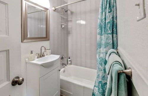 94 WalkScore King Bed Capitol Hill Beachy Apt - Foto 13