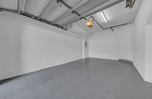 Modern 2BR2BA Pool Gym Near Airport #8 - Foto 37