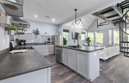 Secret Pool Cabana- Mins to Downtown and Beach - Foto 21