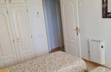 Gran terraza con vistas al mar y piscina - Foto 17