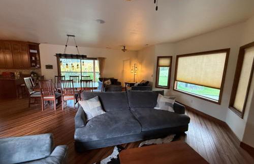 Home on Acerage Views for Days! - Foto 9