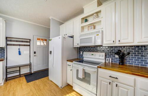 Boat Dock and Fire Pit! Woodsy Lake Glenville Cabin - Foto 12