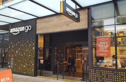 Tranquil 2BR downtown condo, Parking, King bed - Foto 32