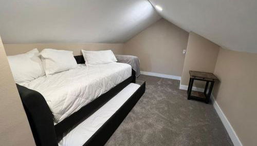 Snug, neighborly home perfect for your small group - Foto 3