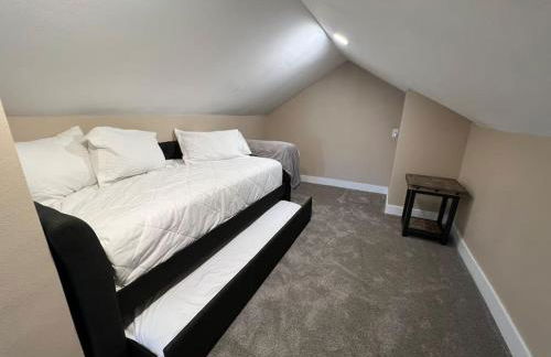 Snug, neighborly home perfect for your small group - Foto 3