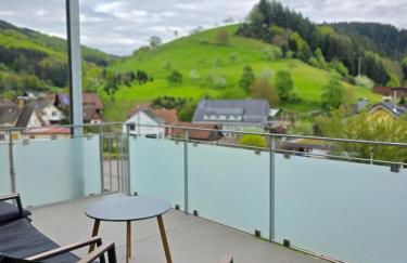 Black Forest -4- I Design I Boxspring I Balkon mit Ausblick I Spielplatz I Nespresso - Foto 3