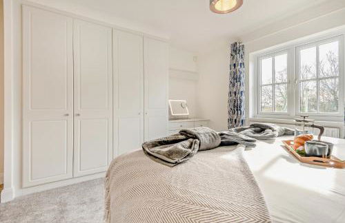 Henrow House Lymington 4 Bed Detached Home with Hot Tub - Foto 26