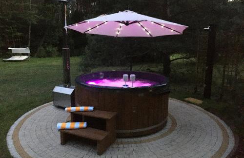 Deluxe Holiday Zdrojowa -Willa typu Alpejskiego w Borach Tucholskich-Całoroczna Balia z jacuzzi-Prywatny las i strumyk -Duża Wiata grillowa - Foto 11