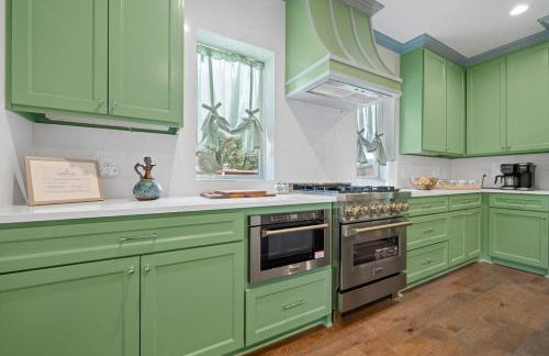 Spacious, Peaceful, Historic - 3 Minute Walk to the Square - Foto 32