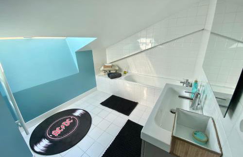 Superbe LOFT centre-ville - Sauna - parking privé -Clim- 1 à 10personnes - Foto 40