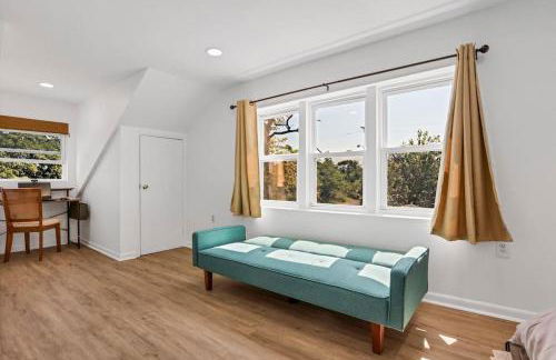 Beach house - 3BR Beach Gem - 30ft to Sand & Walk to Amusement Park - Foto 29