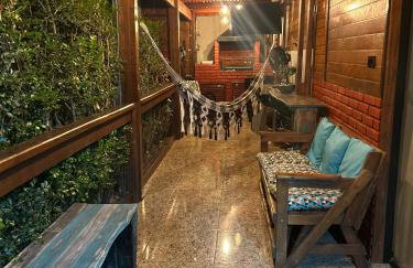 Chalé com PISCINA Privativa, com 2 QUARTOS, ESTACIONAMENTO em Condomínio com PORTARIA 24h, Sauna, Quadras, 3 PISCINAS no condomínio, Pesca e Parquinho Infantil - SmarTV na sala de estar, TV na área CHURRASQUEIRA, Wi-Fi e Cozinha Completa - Foto 23