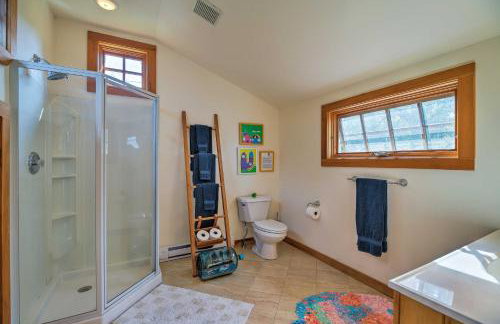 Lake Champlain Cottage with Private Deck and Fire Pit! - Foto 17