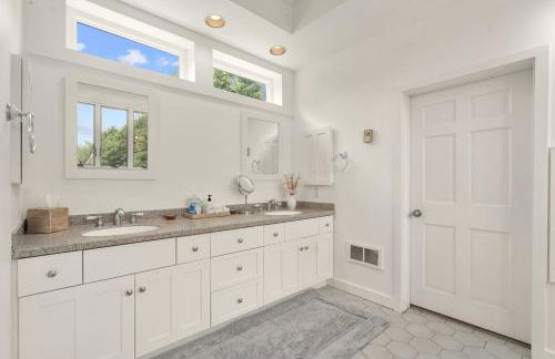 Vermont Retreat with private pool and tennis court - Foto 39