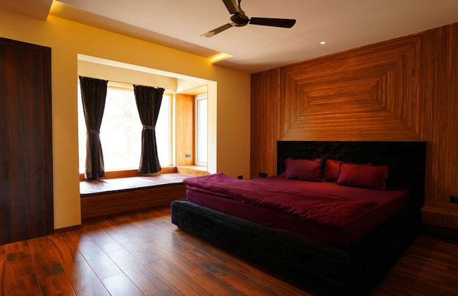 Casino Villa by Shiloh Stays - Photo 5