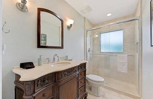 Home with pool by Dream Vacation - Foto 32