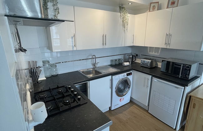 Modern 2 bed Apartment With sea Views - Foto 10