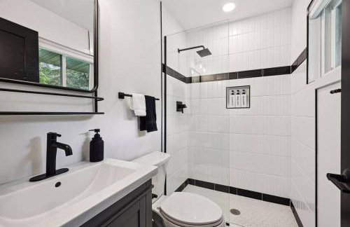 Luxury Cowdry Cottage Lake Home - Foto 34