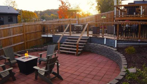 Soak n Stroll 2 State St Casino Firepit Dogs OK - Foto 2