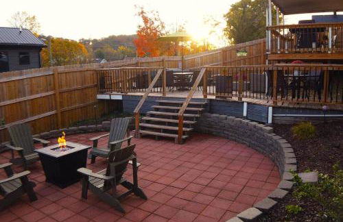 Soak n Stroll 2 State St Casino Firepit Dogs OK - Foto 1