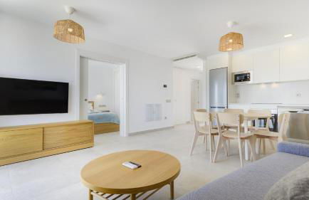 Calm Beach Apartments - Photo 14