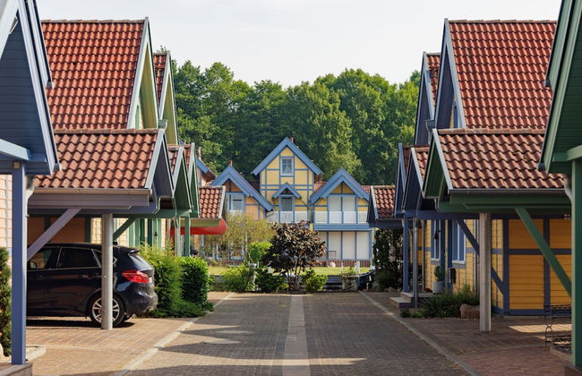 Cozy Holiday Home with Wood Burning Stove near Water - Foto 12