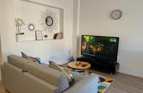 Accueillant T2 rénové clim centre ville terrasse - Foto 3