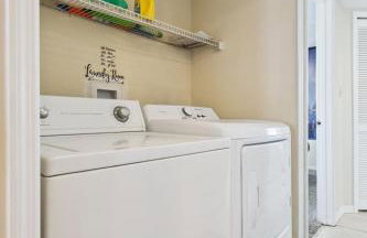 Near Disney! Pool and Hot Tub with Free Parking - Foto 16