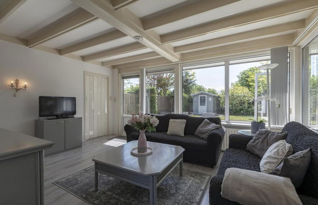 Welcoming Bungalow With Garden - Foto 7