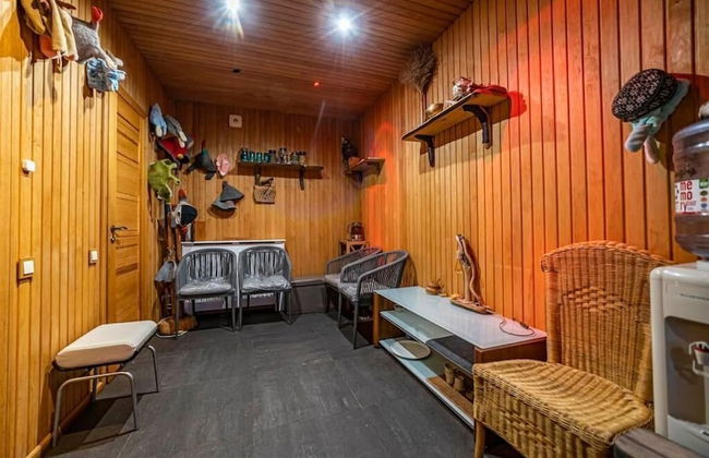 Luxurious Amber Villa With Private Pool and Garden Views - Photo 50