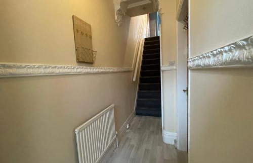 Kimberworth 4 Bedrooms House 8 Beds Close to M1 Suitable For Longer Stay - Foto 35