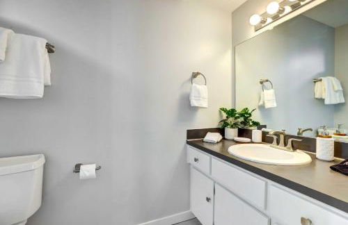 Pet-Friendly Omaha Vacation Rental with Deck! - Foto 15