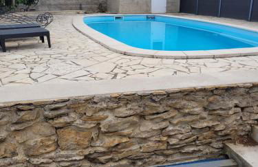 villa 2 chambres avec piscine et plus - Foto 8